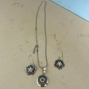 Earring and necklace set